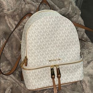 Michael Kors Rhea Zip Medium Vanilla Backpack
